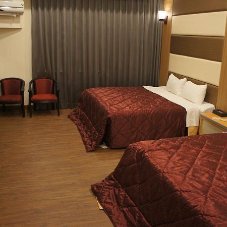 Paris Motel Mailiao Bagian luar foto
