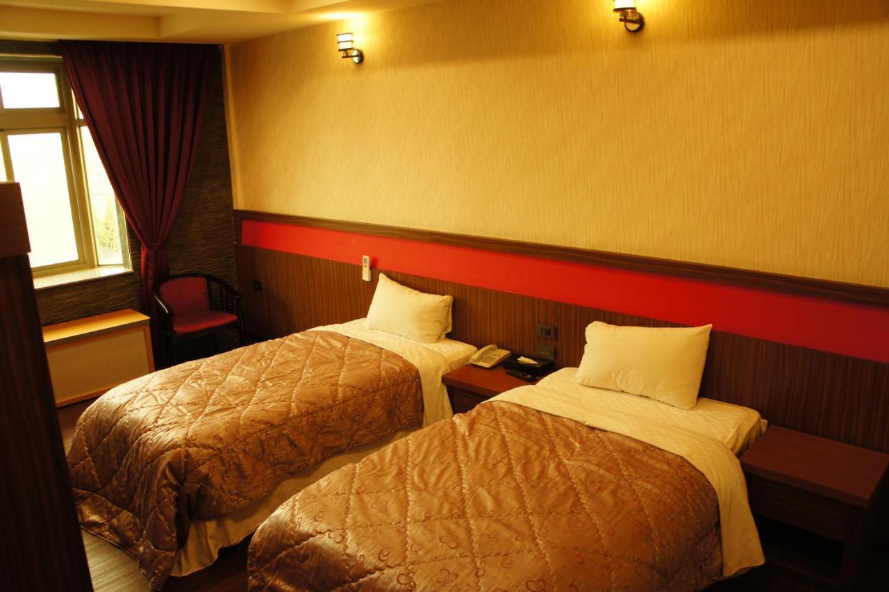 Paris Motel Mailiao Bagian luar foto